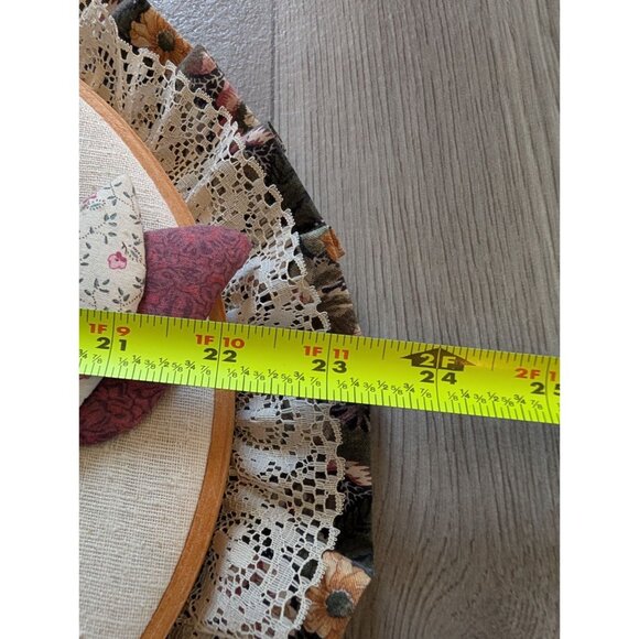 Handmade Oval Quilted Wall Hanging With Birds Flowers & Heart Design Ruffled Lac - Picture 7 of 7